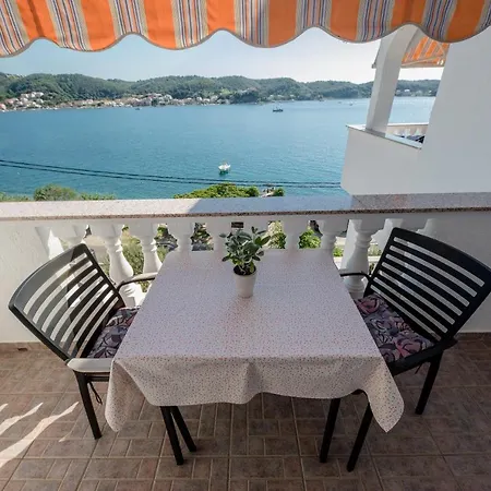 Guest house And By The Sea - Gornja, Rab - 11579 Supetarska Draga