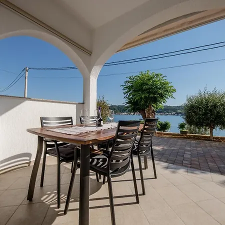 Guest house And By The Sea - Gornja, Rab - 11579 Supetarska Draga