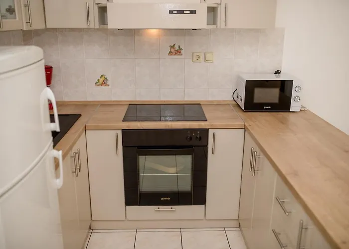 And By The Sea - Gornja - Rab - 11579 Gasthof Supetarska Draga