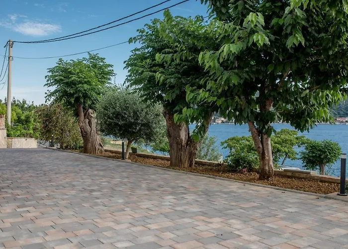 And By The Sea - Gornja - Rab - 11579 Supetarska Draga